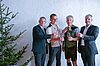v.l.n.r. ÖBf-Vorstandssprecher Georg Schöppl, Braumeister Axel Kiesbye, ÖBf-Revierleiter Thomas Kranabitl und ÖBf-Vorstand Andreas Gruber präsentieren Waldbier Jahrgang 2023 Edition „Ausseer Mischwald. Vogelbeere/Tanne“ (c) ÖBf/Jürgen Schmücki v.l.n.r. ÖBf-Vorstandssprecher Georg Schöppl, Braumeister Axel Kiesbye, ÖBf-Revierleiter Thomas Kranabitl und ÖBf-Vorstand Andreas Gruber präsentieren Waldbier Jahrgang 2023 Edition „Ausseer Mischwald. Vogelbeere/Tanne“ (c) ÖBf/Jürgen Schmücking