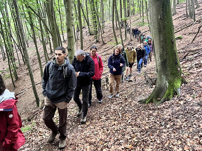 Teilnehmer*innen bei der Exkursion der Bundesforste im Rahmen des EUROWILDCAT-Meetings in der Wachau © oebf Teilnehmer*innen bei der Exkursion der Bundesforste im Rahmen des EUROWILDCAT-Meetings in der Wachau © oebf