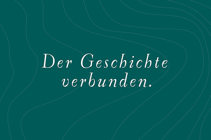 Der Geschichte verbunden.
