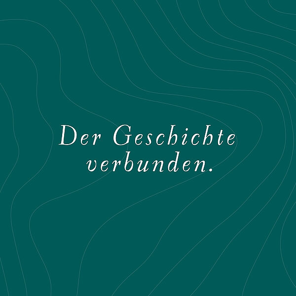 Der Geschichte verbunden.
