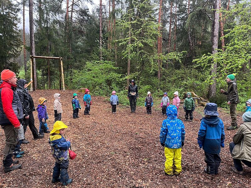 Gemeinsame waldpädagogische Spiele sorgten für ein abwechslungsreiches Programm © ÖBf
