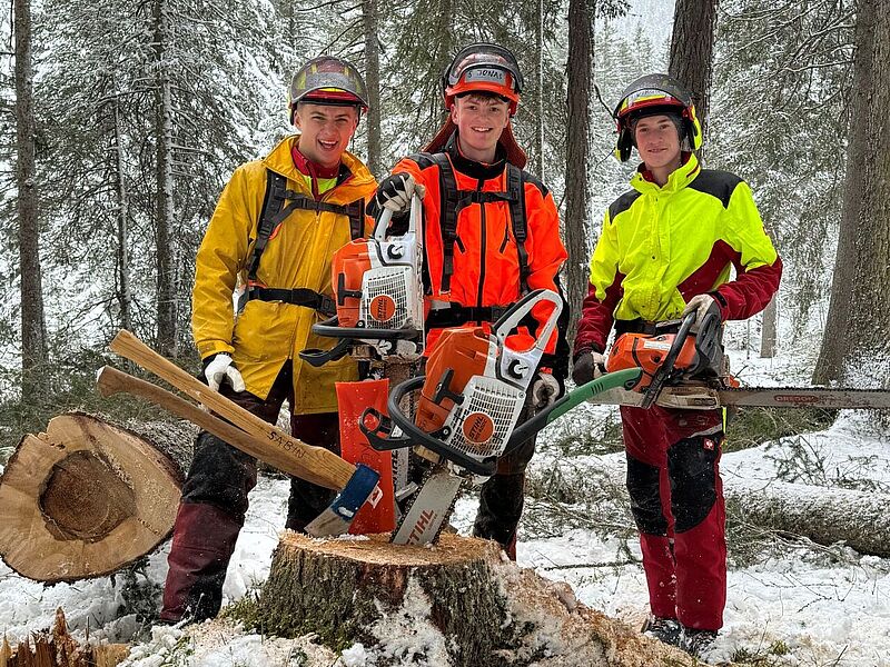 Kursteilnehmer bei einem der Praxismodule (c) Alexander Zobl