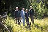 v.l.n.r. ÖBf-Revierleiter Hannes Embacher, Bundespräsident Alexander Van der Bellen, Doris Schmidauer und ÖBf-Betriebsleiter Hermann Schmiderer im Wald der Zukunft der Bundesforste in Erl (c) HBF/Carina Karlovits