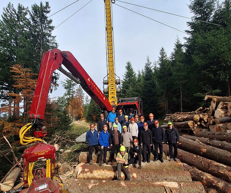 Exkursion im ÖBf-Forstrevier Loibichl: Einblick in die Holzernte mit Seilkran (c) oebf