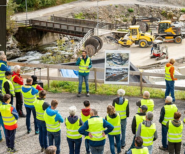 Tag der offenen Baustelle beim Kleinwasserkraftwerk Elsbethen Tag der offenen Baustelle beim Kleinwasserkraftwerk Elsbethen