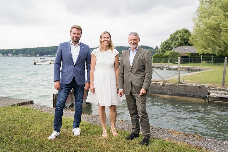 v.l.n.r. Gerhard Gründl, BGM Schörfling am Attersee; Claudia Brey, GF ÖBB-Immobilienmanagement GmbH und ÖBf-Vorstand Georg Schöppl (c) ÖBB/Heidemarie Pleschko