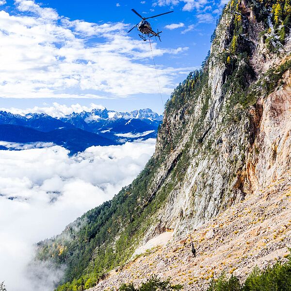Spektakuläre Aufräumaktion am Dobratsch: Rund drei Tonnen Müll aus Felswand geborgen 