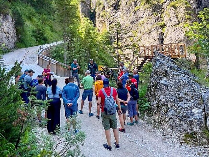 Eröffnungsfeier des Kraftplatzes mit ÖBf- und TVB-Vertreter*innen sowie weiteren Gästen (c) Achensee Tourismus