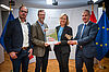 v.l.: Gábor Wichmann (Geschäftsführer BirdLife Österreich), Norbert Teufelbauer (BirdLife Österreich), Klimaschutzministerin Leonore Gewessler, ÖBf-Vorstand Andreas Gruber © BMK/C. Perwein v.l.: Gábor Wichmann (Geschäftsführer BirdLife Österreich), Norbert Teufelbauer (BirdLife Österreich), Klimaschutzministerin Leonore Gewessler, ÖBf-Vorstand Andreas Gruber © BMK/C. Perwein