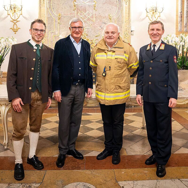 v.l.n.r.: Förster Stefan Merkinger, Bürgermeister Harald Preuner, Bürgermeister Klaus Portenkirchner, Kommandant der Berufsfeuerwehr Salzburg Reinhold Ortler (c) Stadt Salzburg