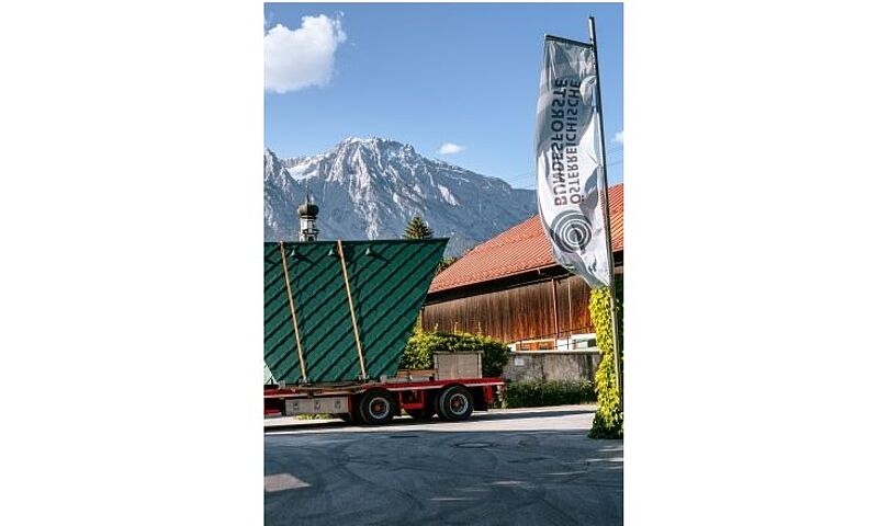 Überstellung der Jagdbox per LKW von Tirol in die Steiermark (c) ÖBf-Archiv/ F. Haunold