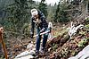 Schutzwaldaufforstung der Helvetia, mit Niki Hosp (c) Helvetia
